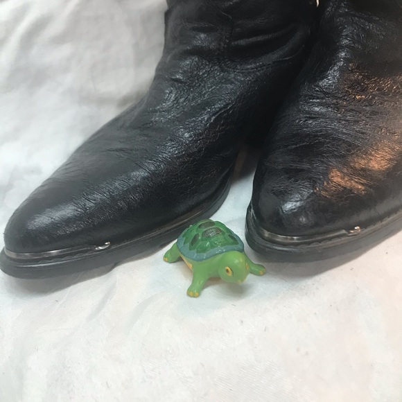 Black textured cowgirl boots size 7 1/2 D - Picture 4 of 4
